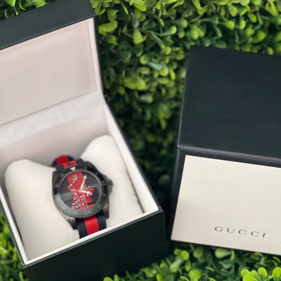 New Gucci Le Marche Des Merveilles Chronograph Watch with Snake on Face